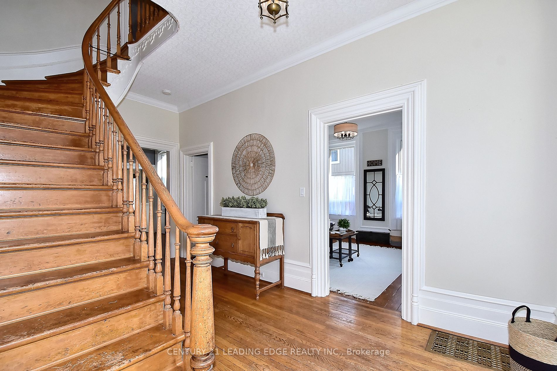 55 Brock Street E