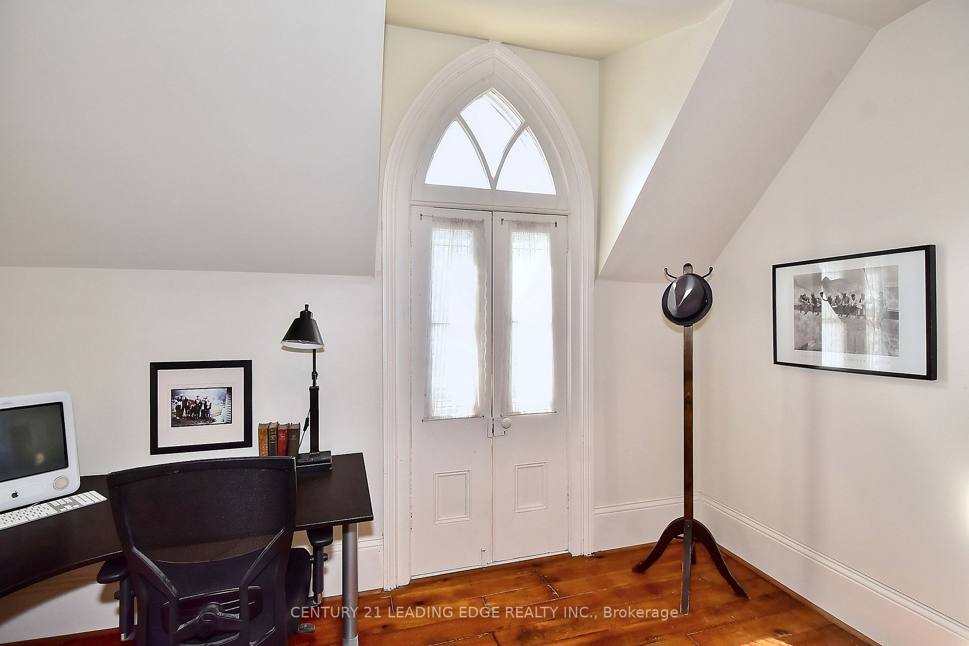 55 Brock Street E