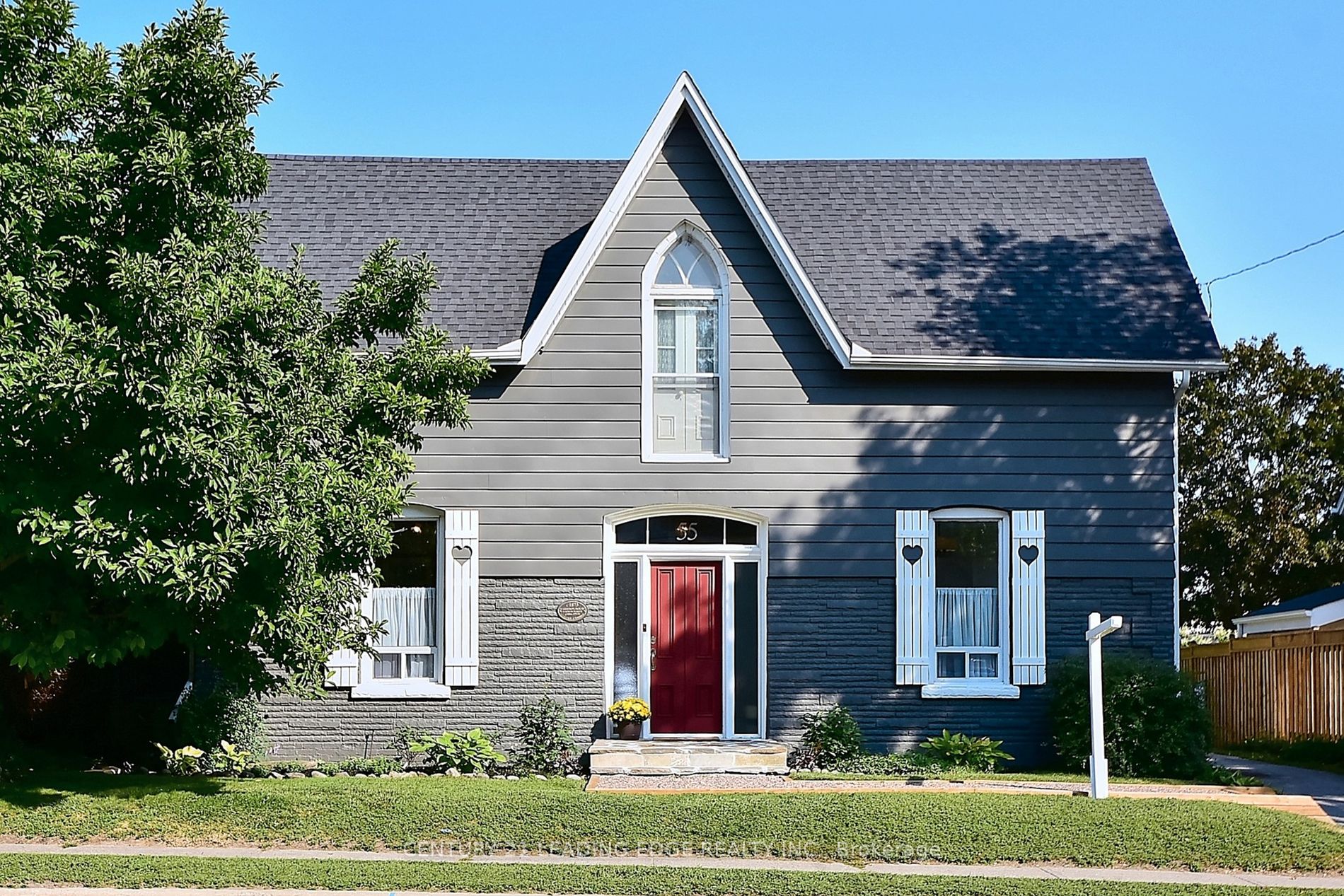 55 Brock Street E