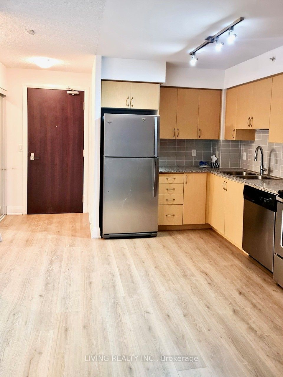 370 Hwy 7 E #802