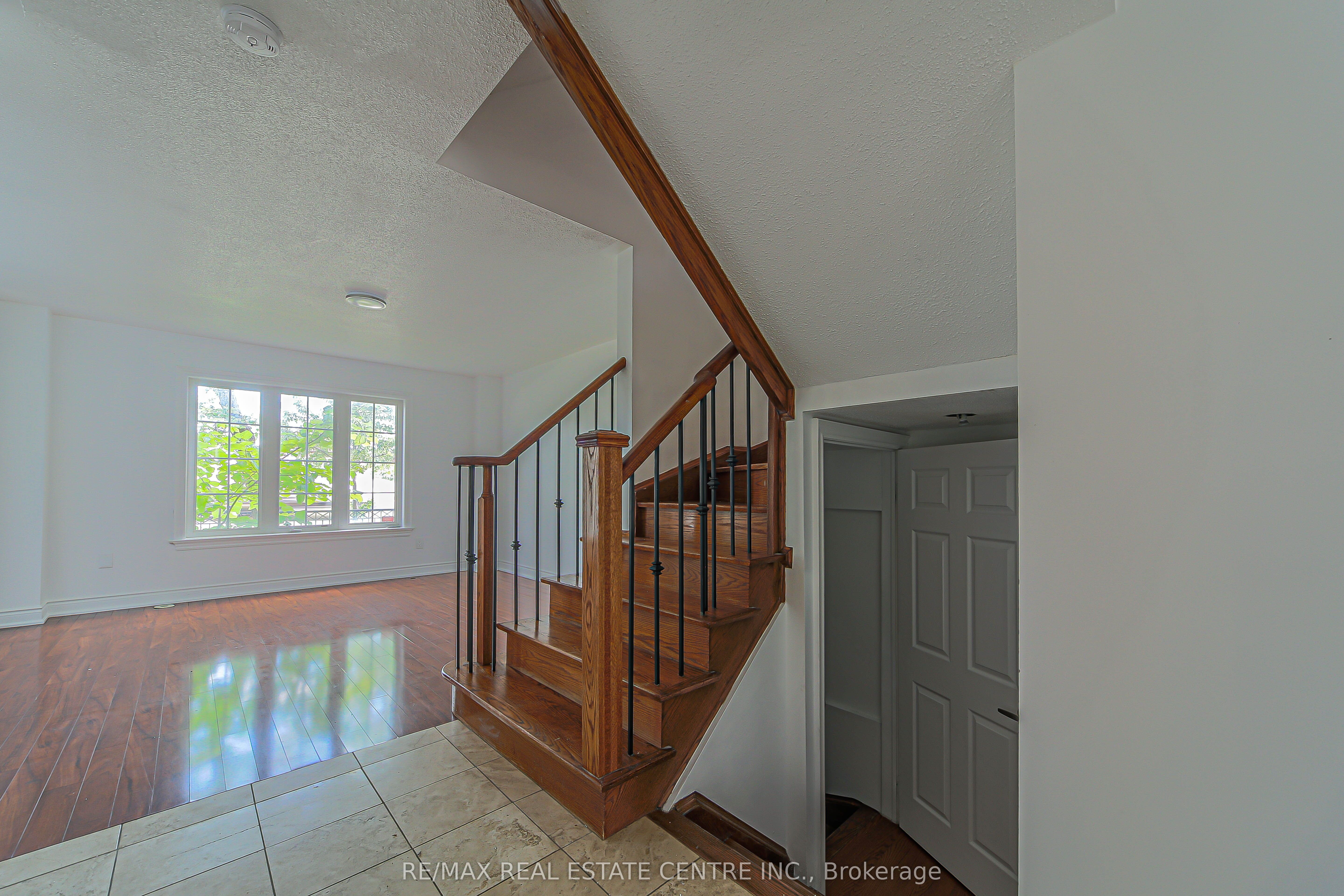 4777 Highway 7 Street