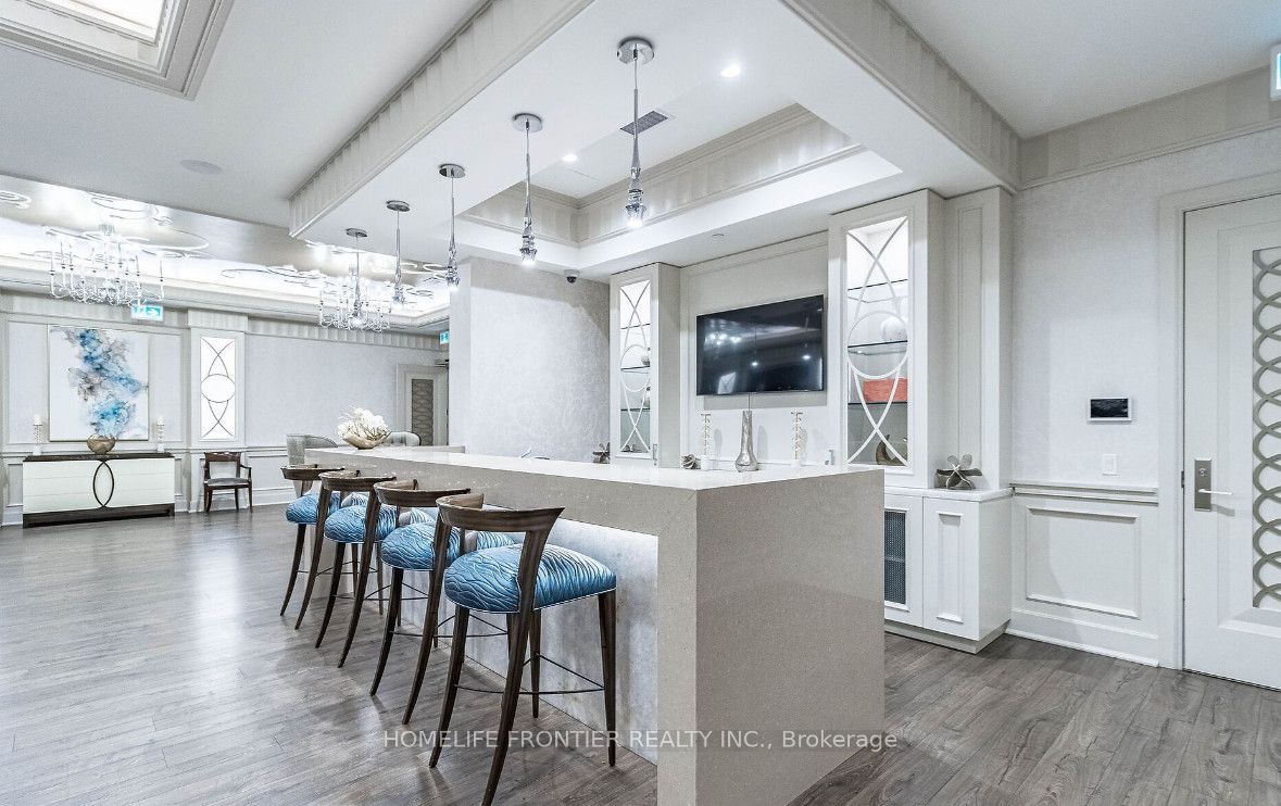 9085 Jane Street #803