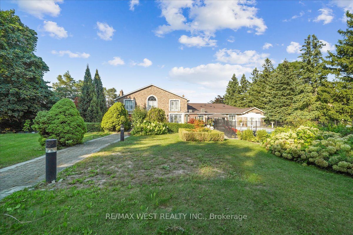190 Sandys Drive