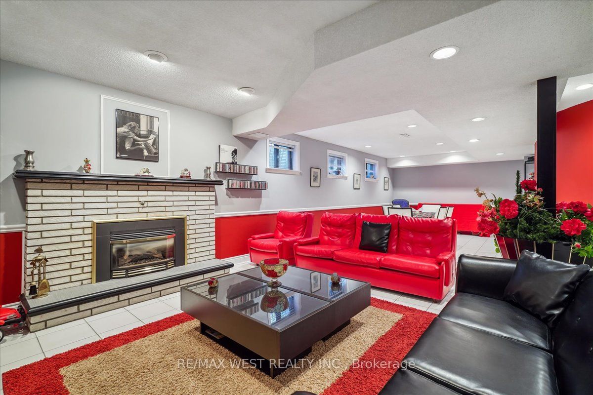 190 Sandys Drive