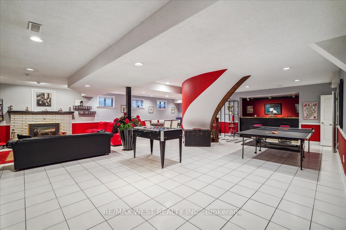 190 Sandys Drive