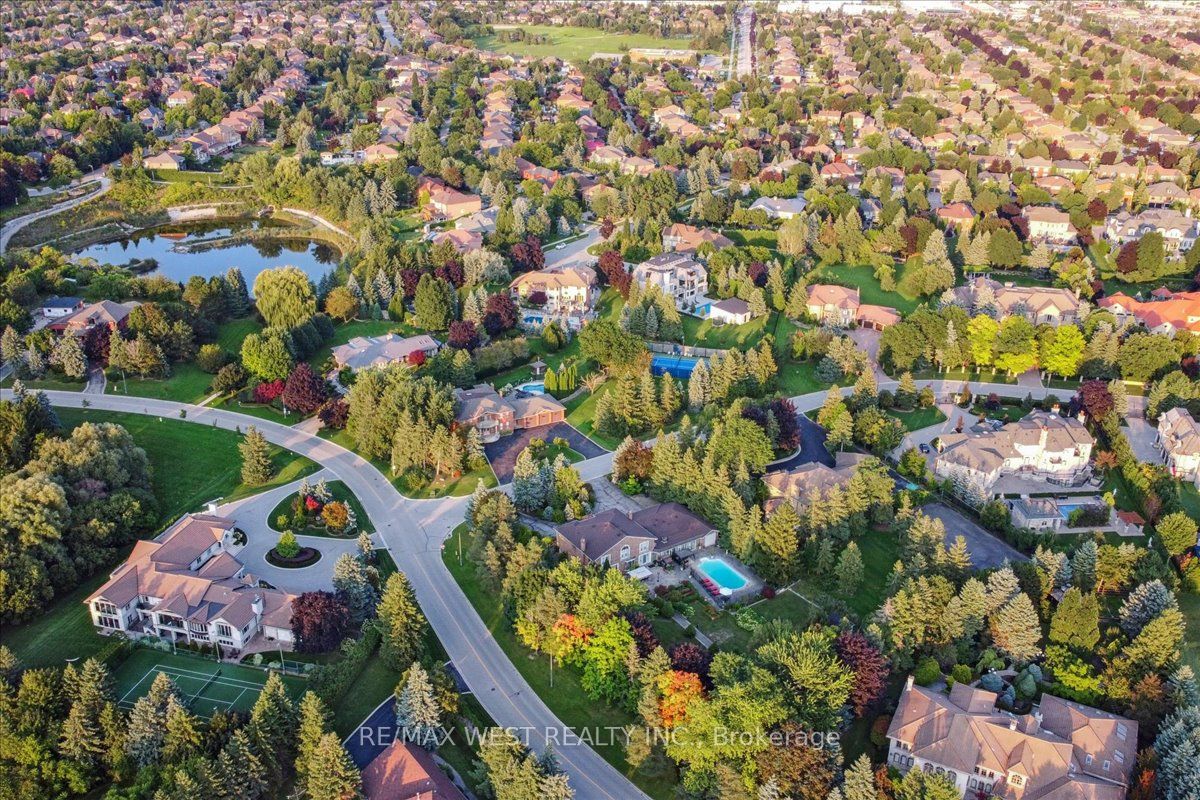 190 Sandys Drive