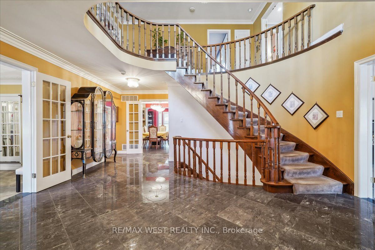 190 Sandys Drive