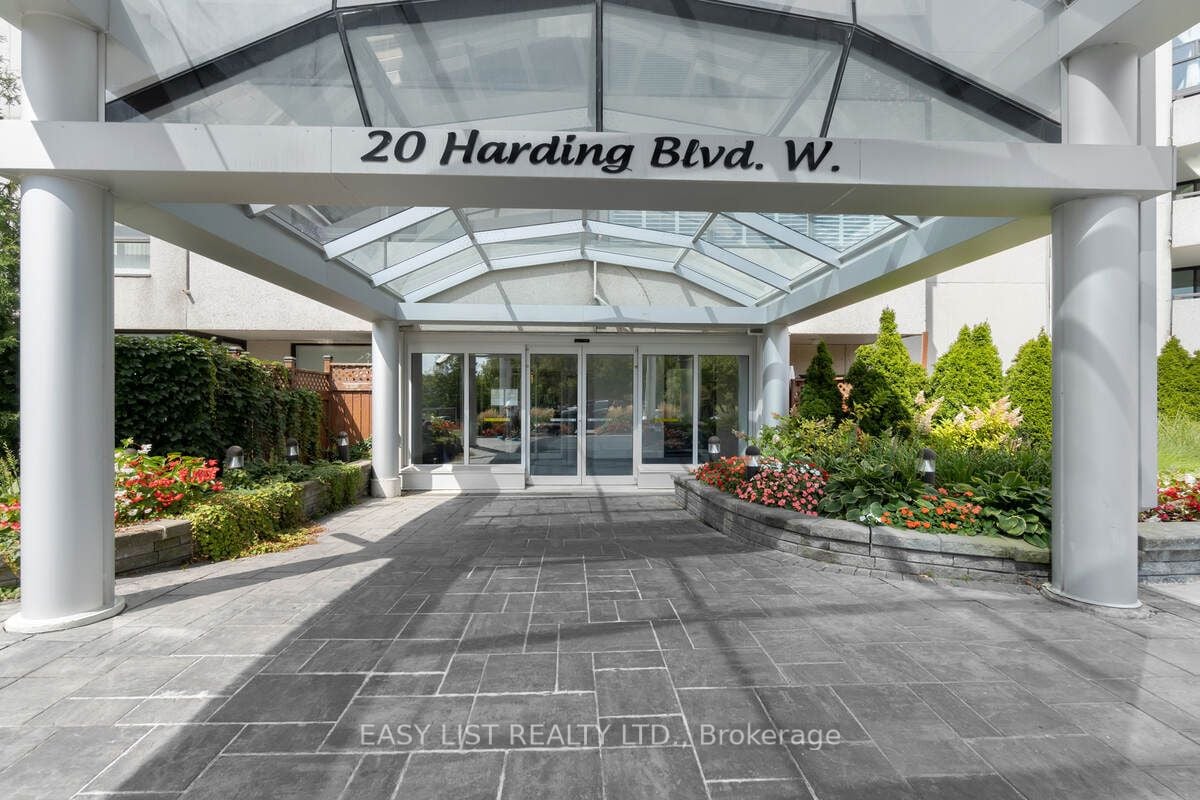 20 Harding Boulevard W, #810