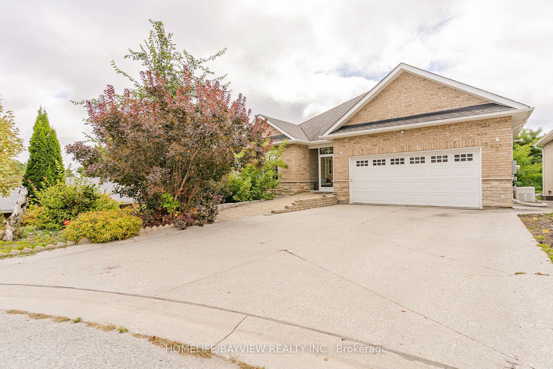 202 John Street W