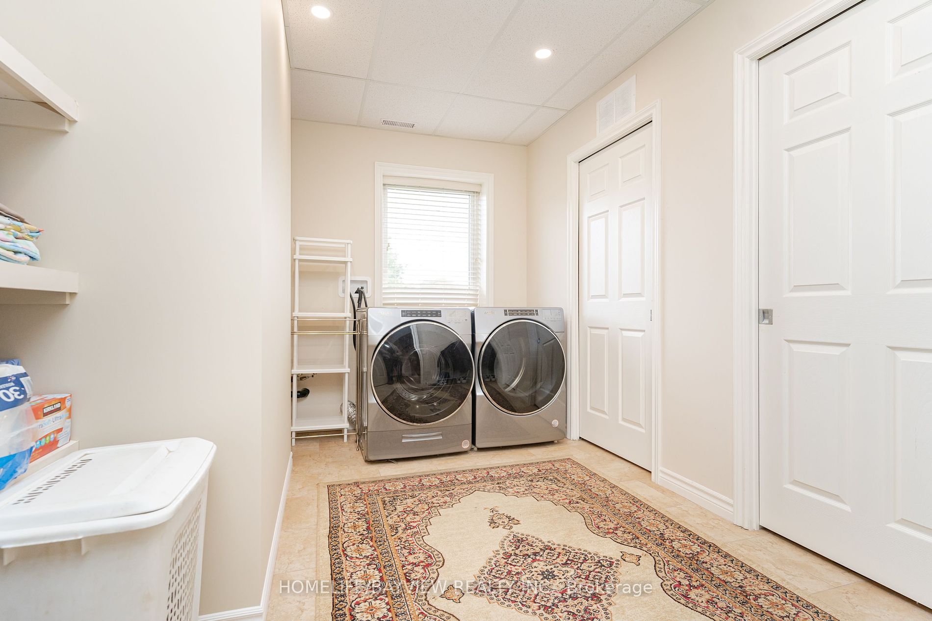 202 John Street W