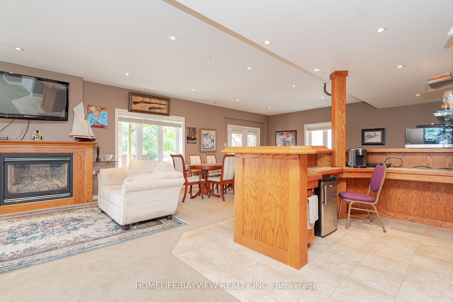 202 John Street W