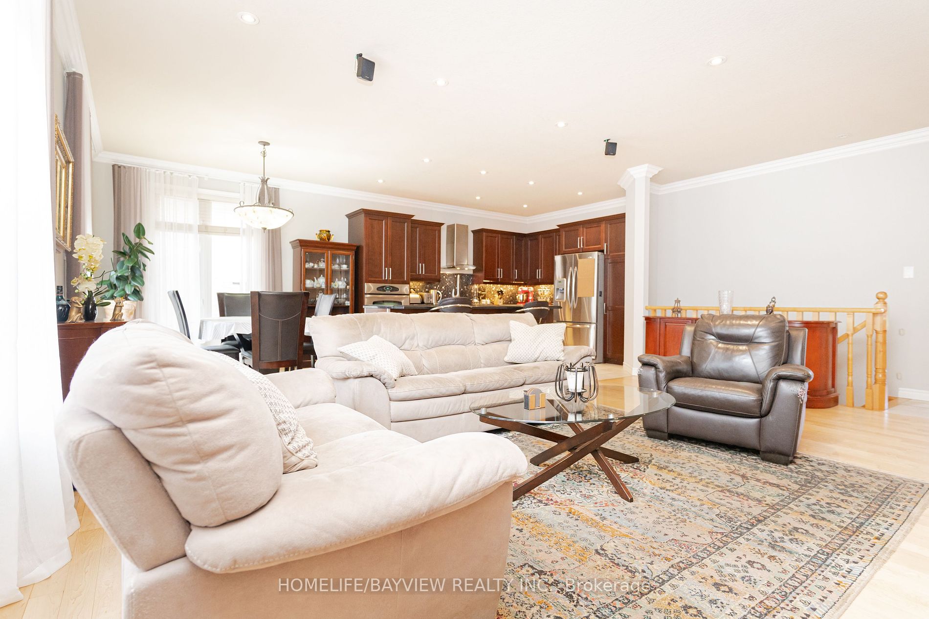 202 John Street W