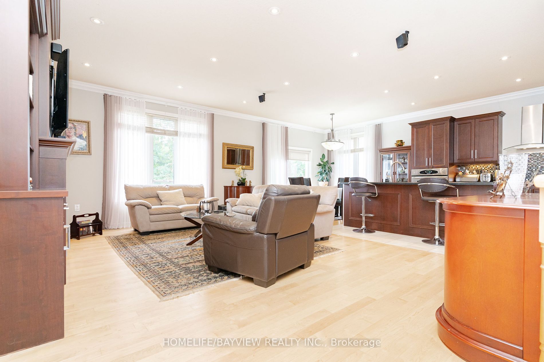 202 John Street W
