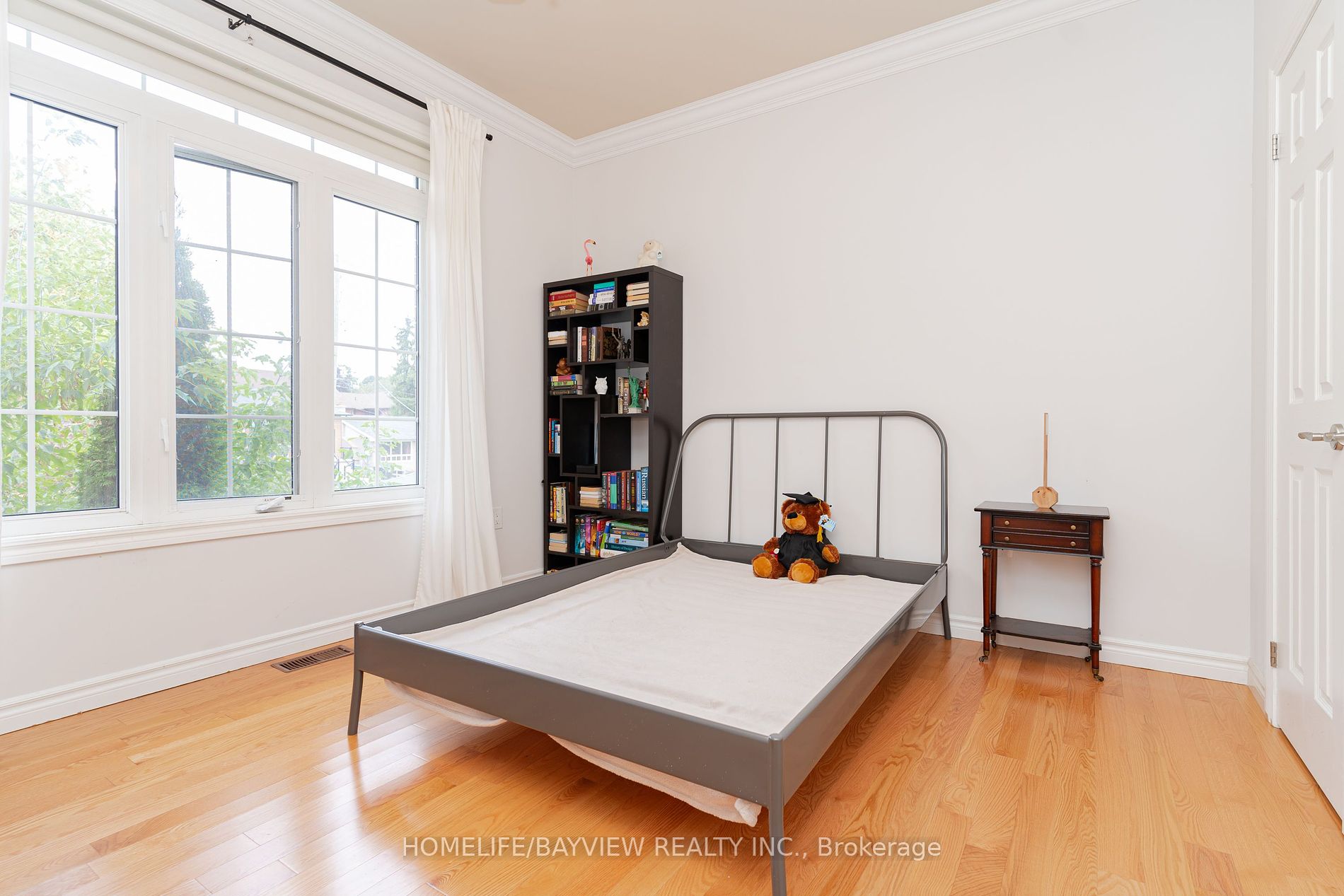 202 John Street W