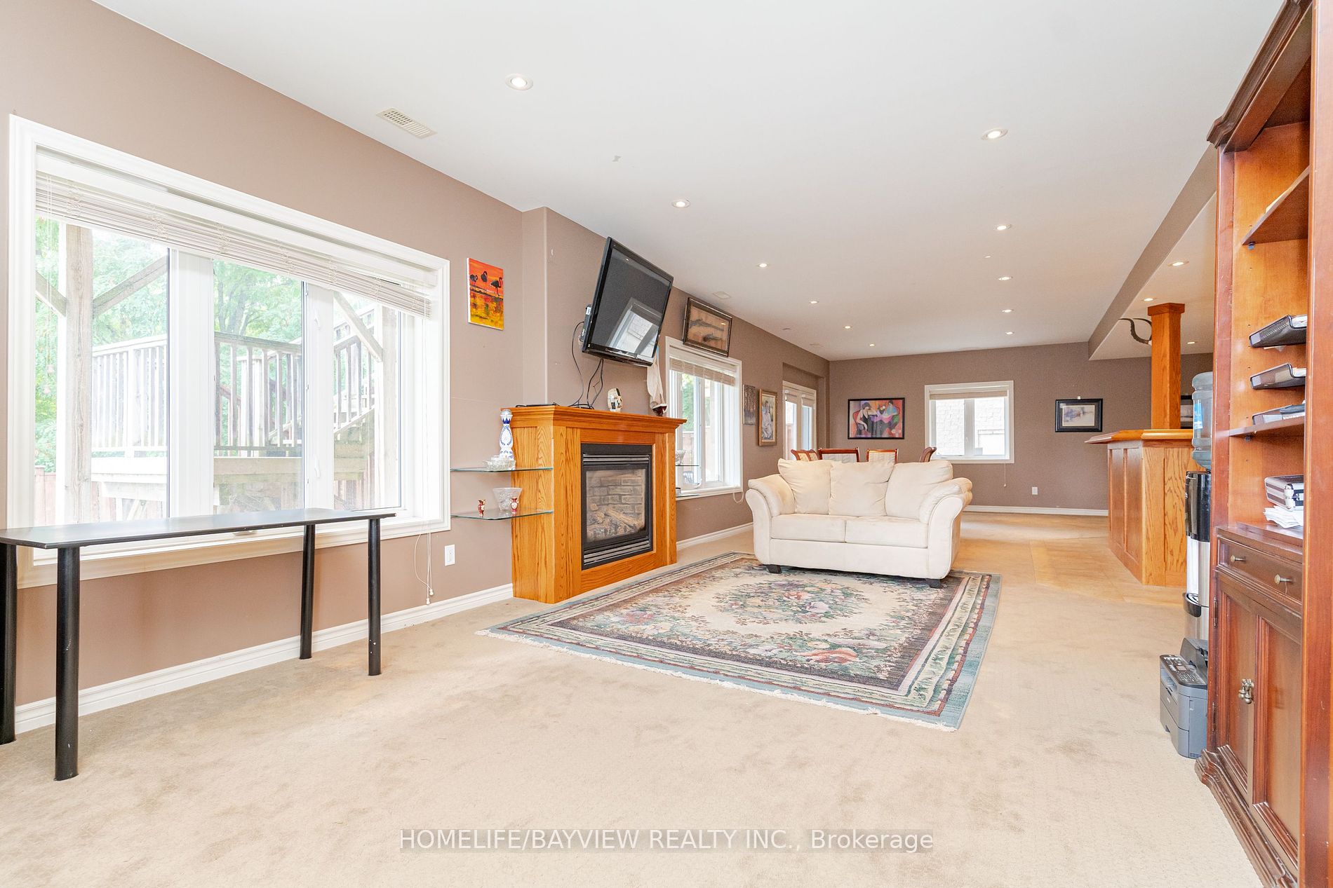 202 John Street W