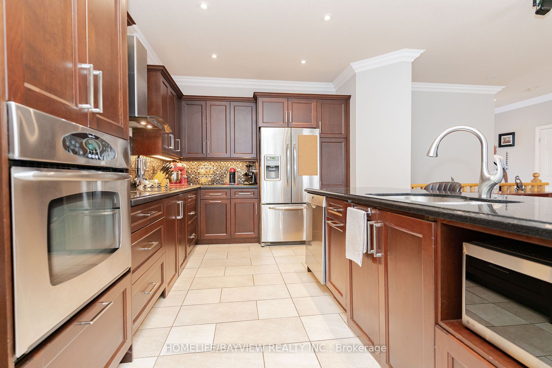 202 John Street W