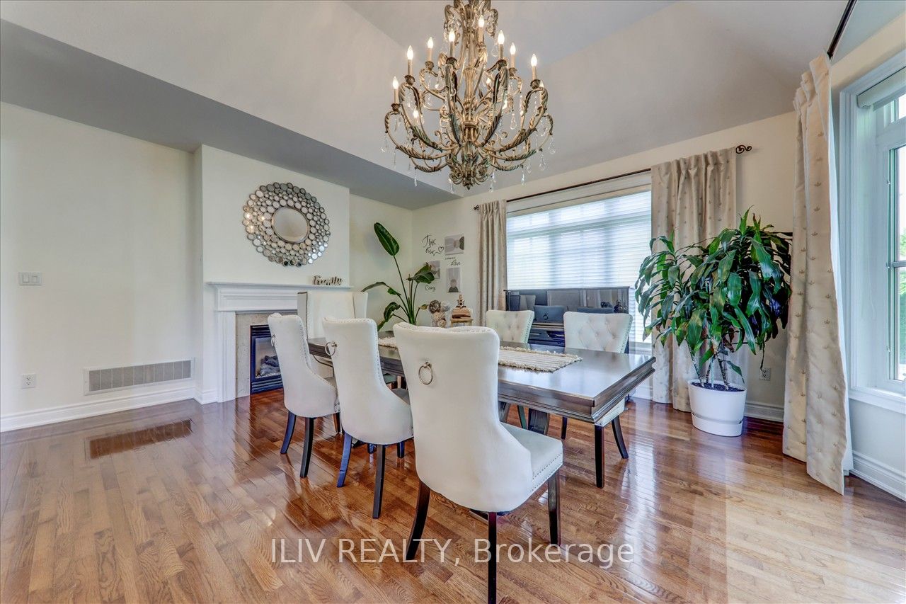 41 Country Club Crescent