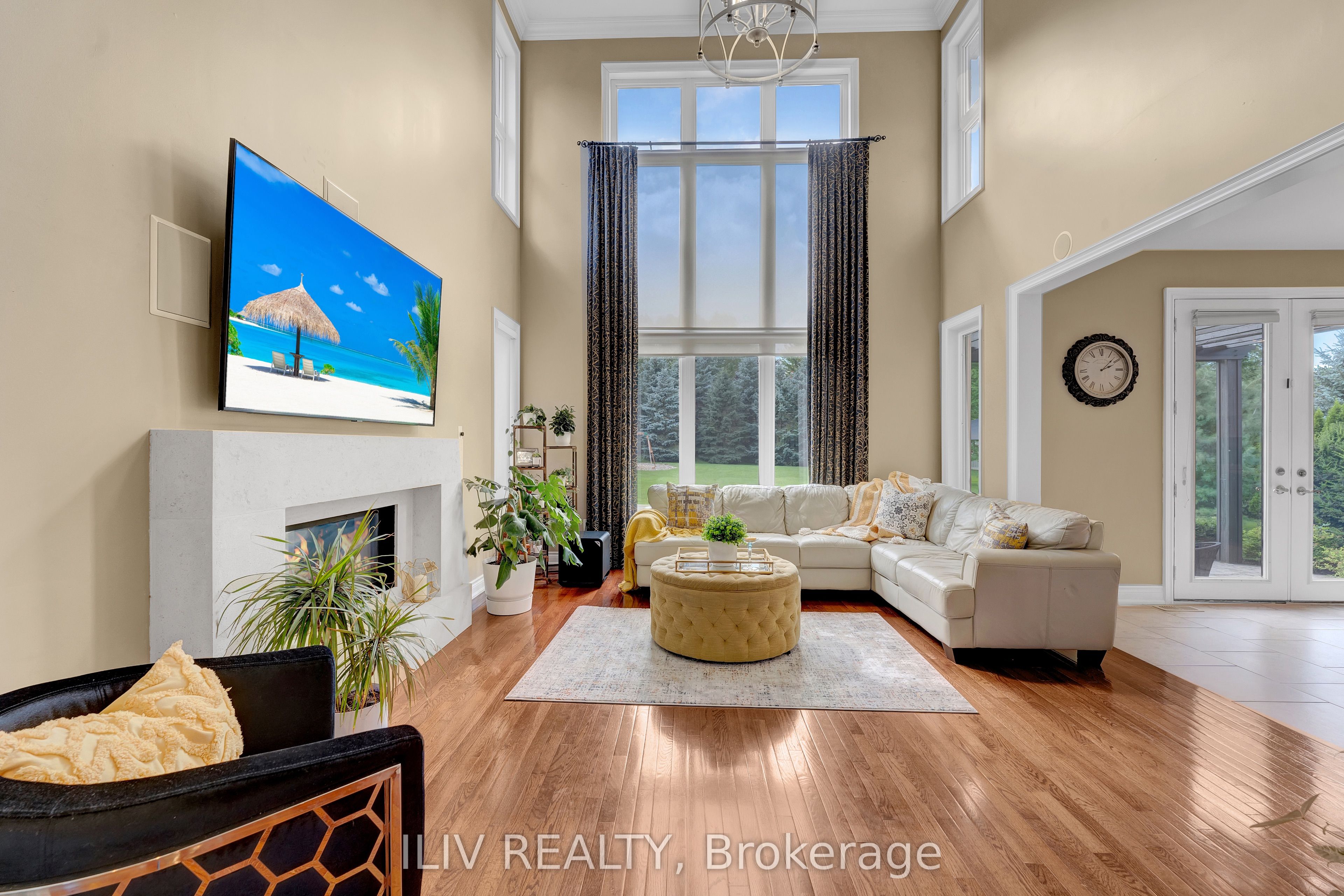 41 Country Club Crescent