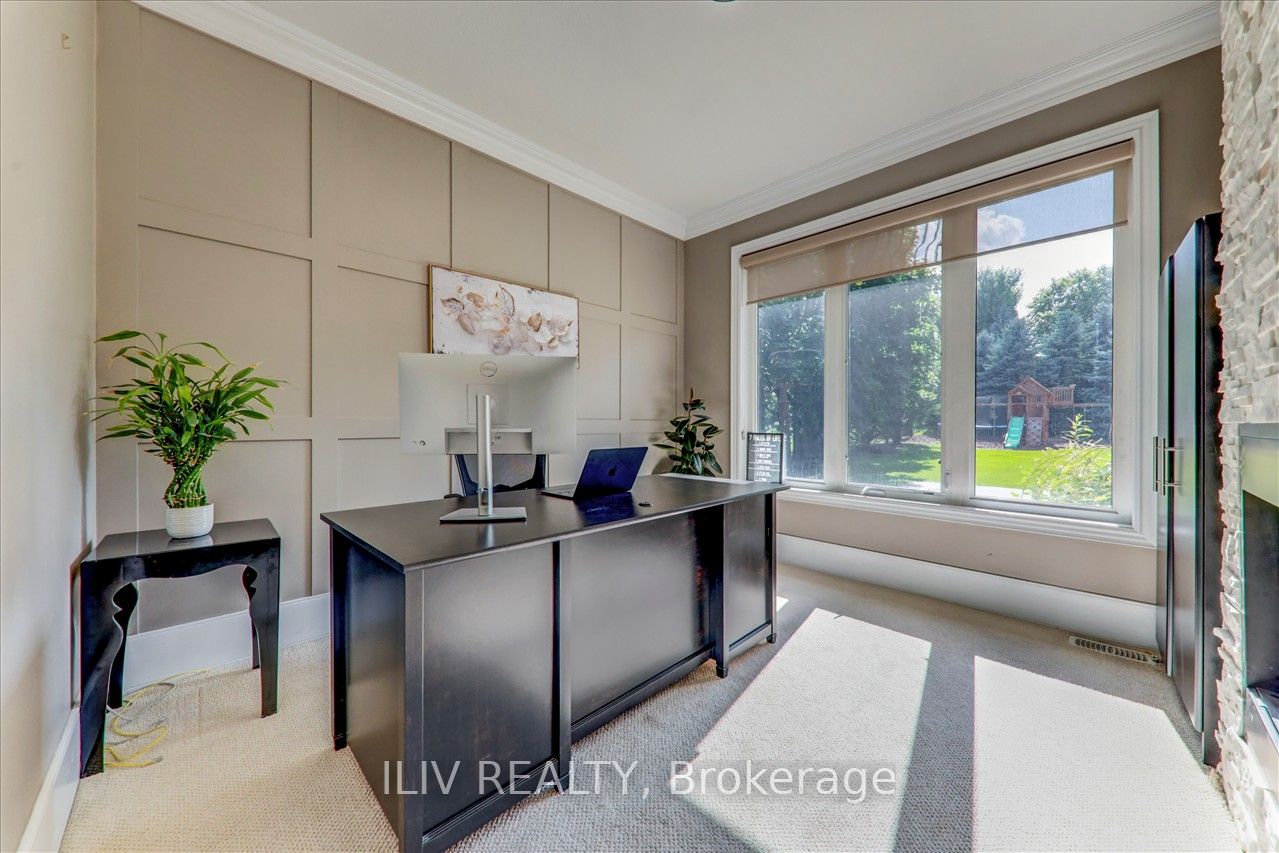 41 Country Club Crescent