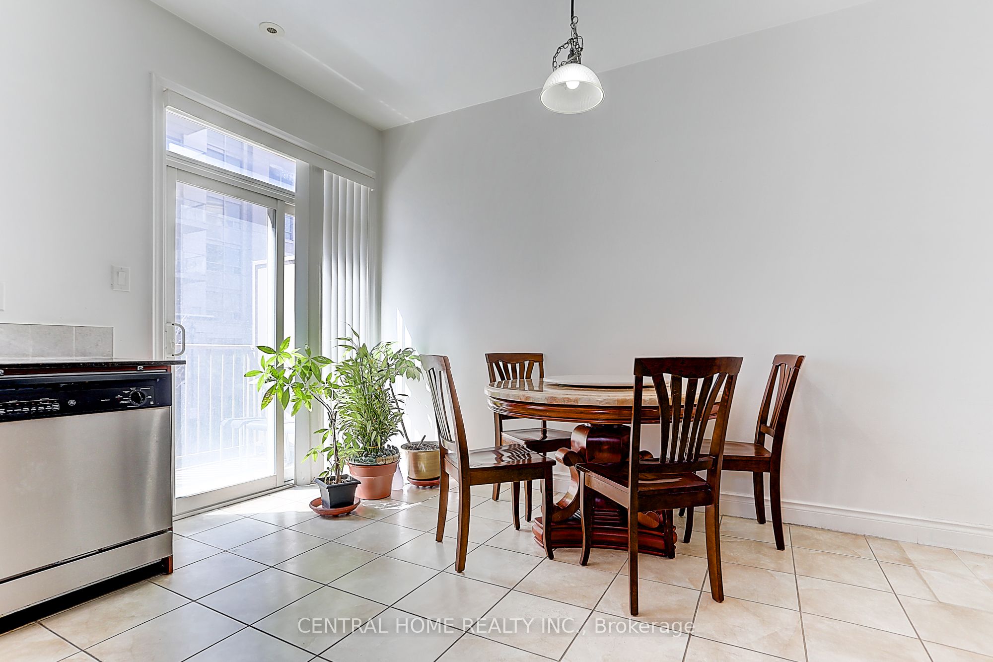 21 Galleria Parkway, #21