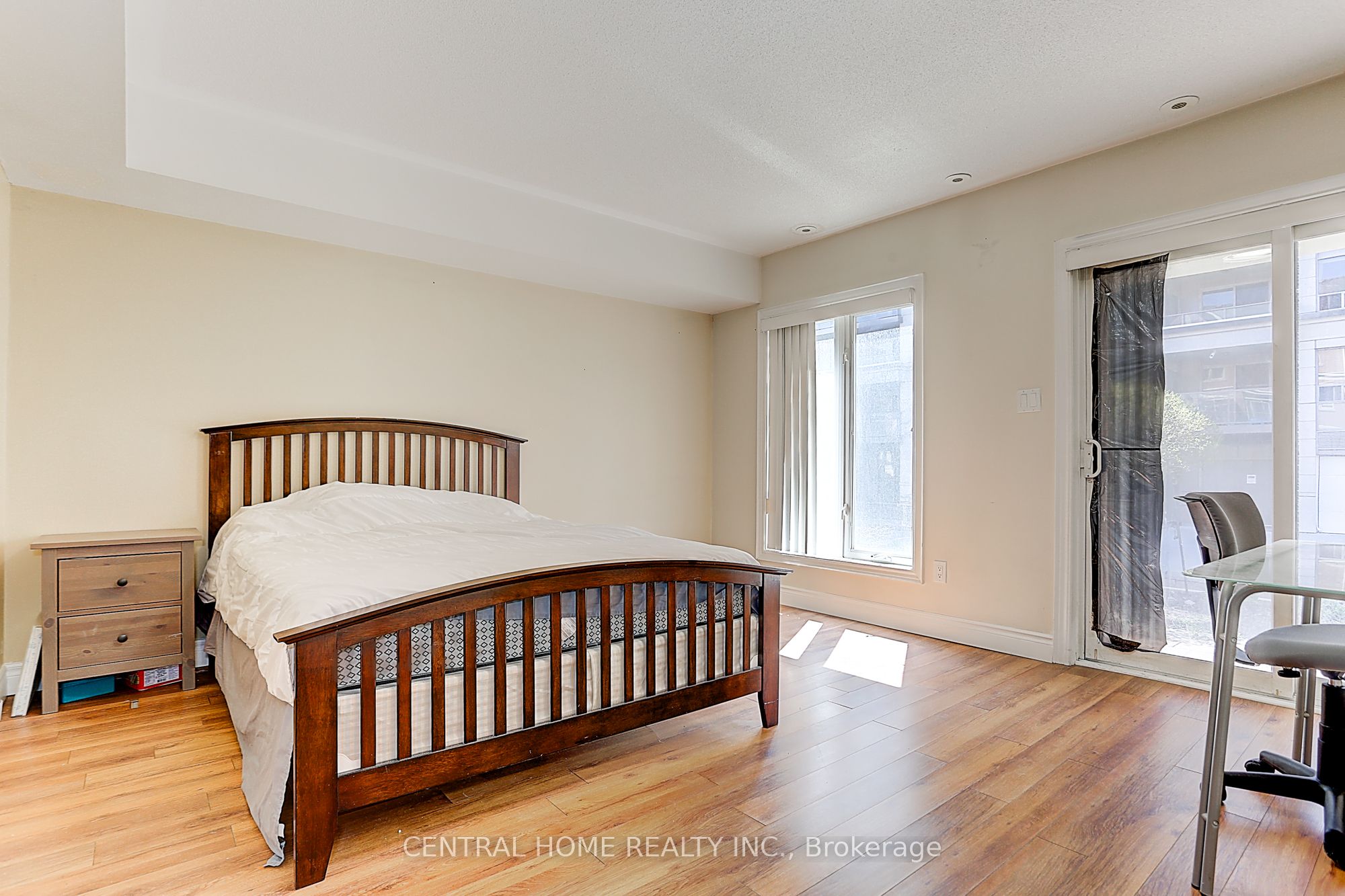 21 Galleria Parkway, #21