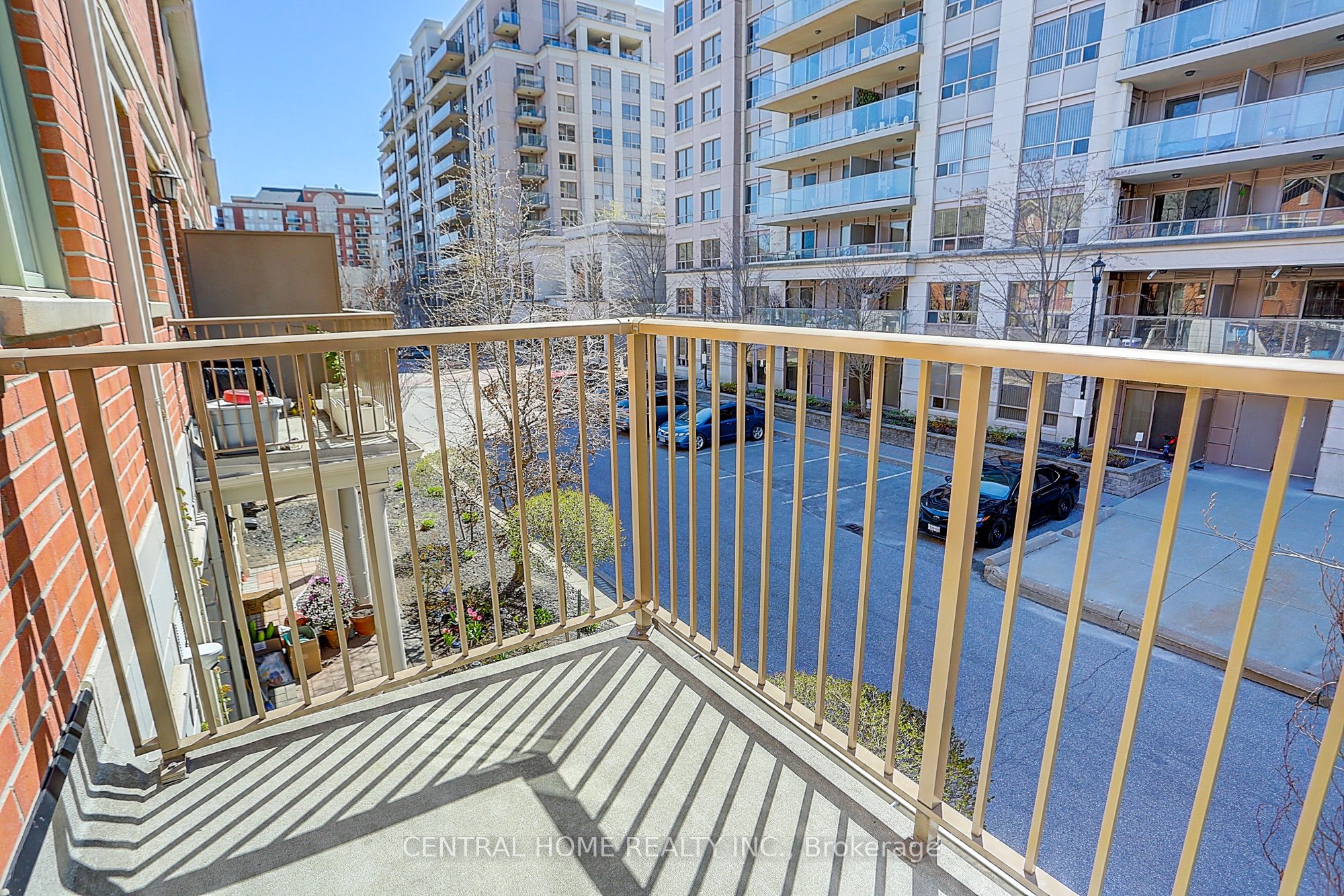 21 Galleria Parkway, #21