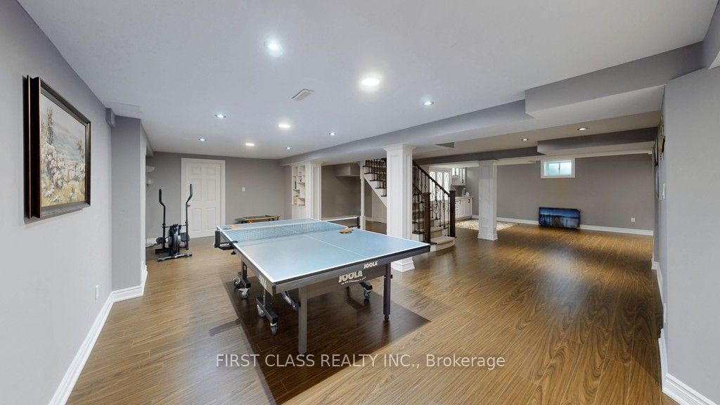 125 Longwater Chase