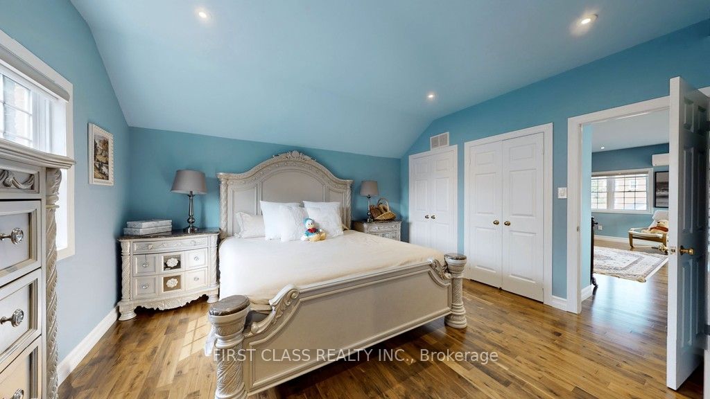125 Longwater Chase