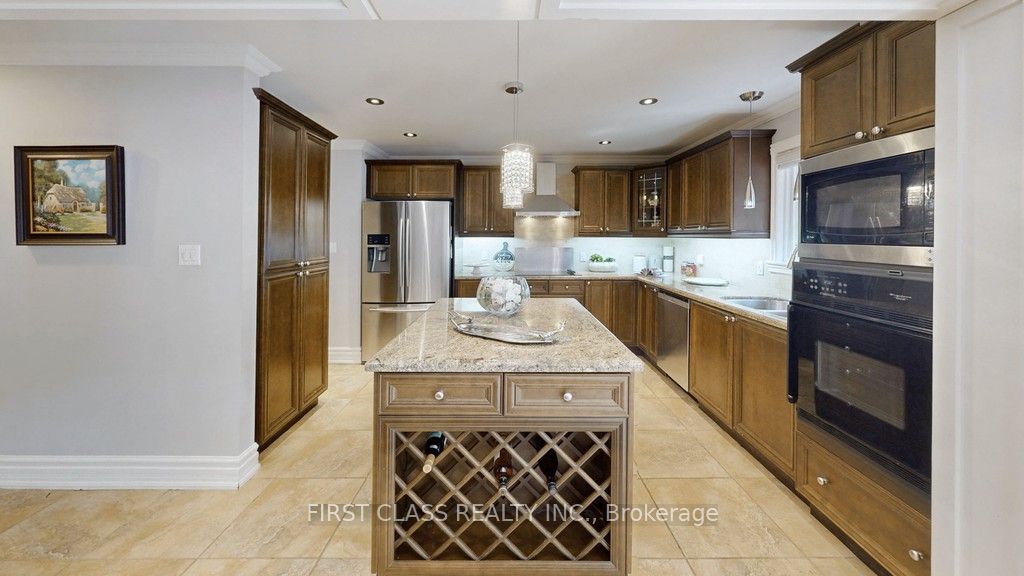 125 Longwater Chase