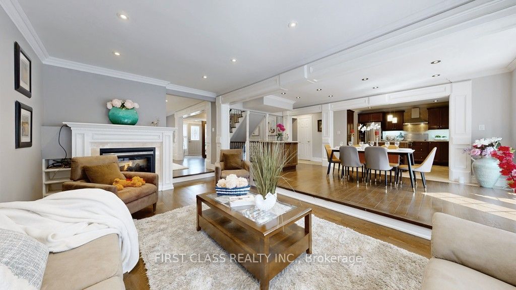 125 Longwater Chase