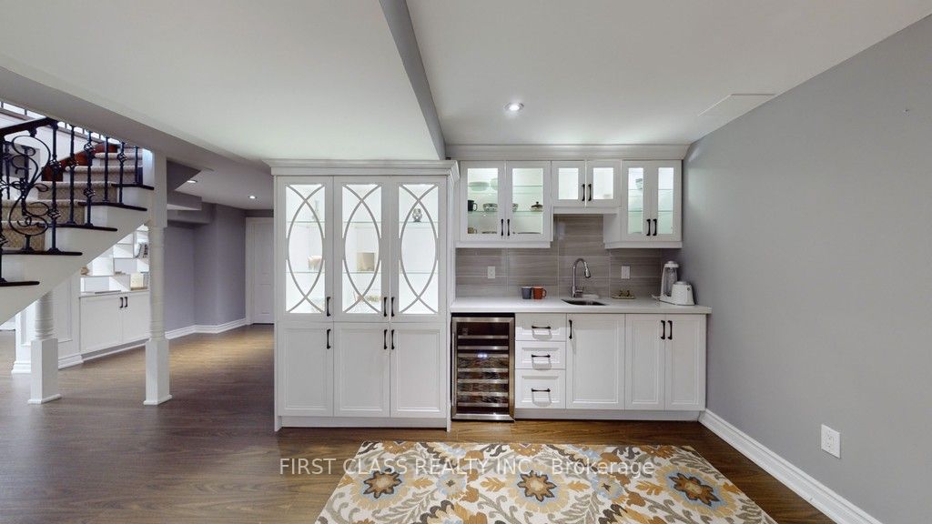 125 Longwater Chase