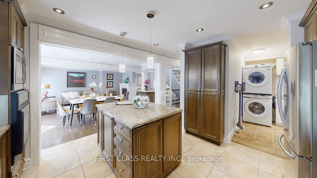 125 Longwater Chase