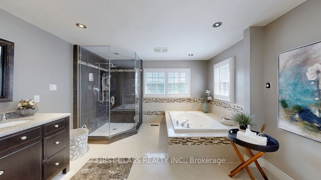125 Longwater Chase