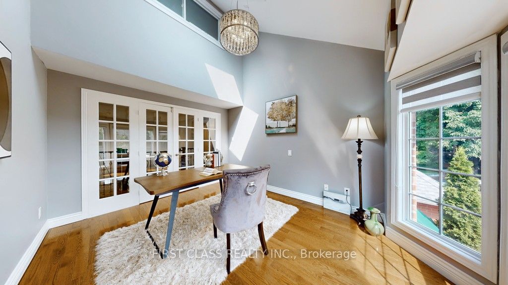 125 Longwater Chase