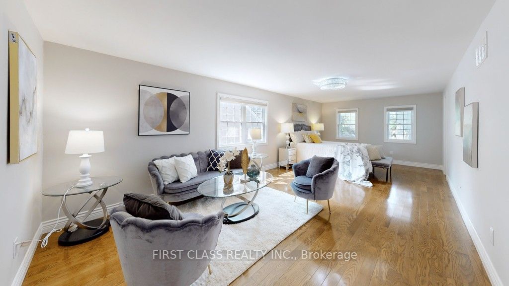 125 Longwater Chase