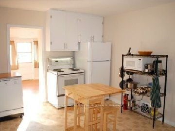 16958 Bayview Avenue