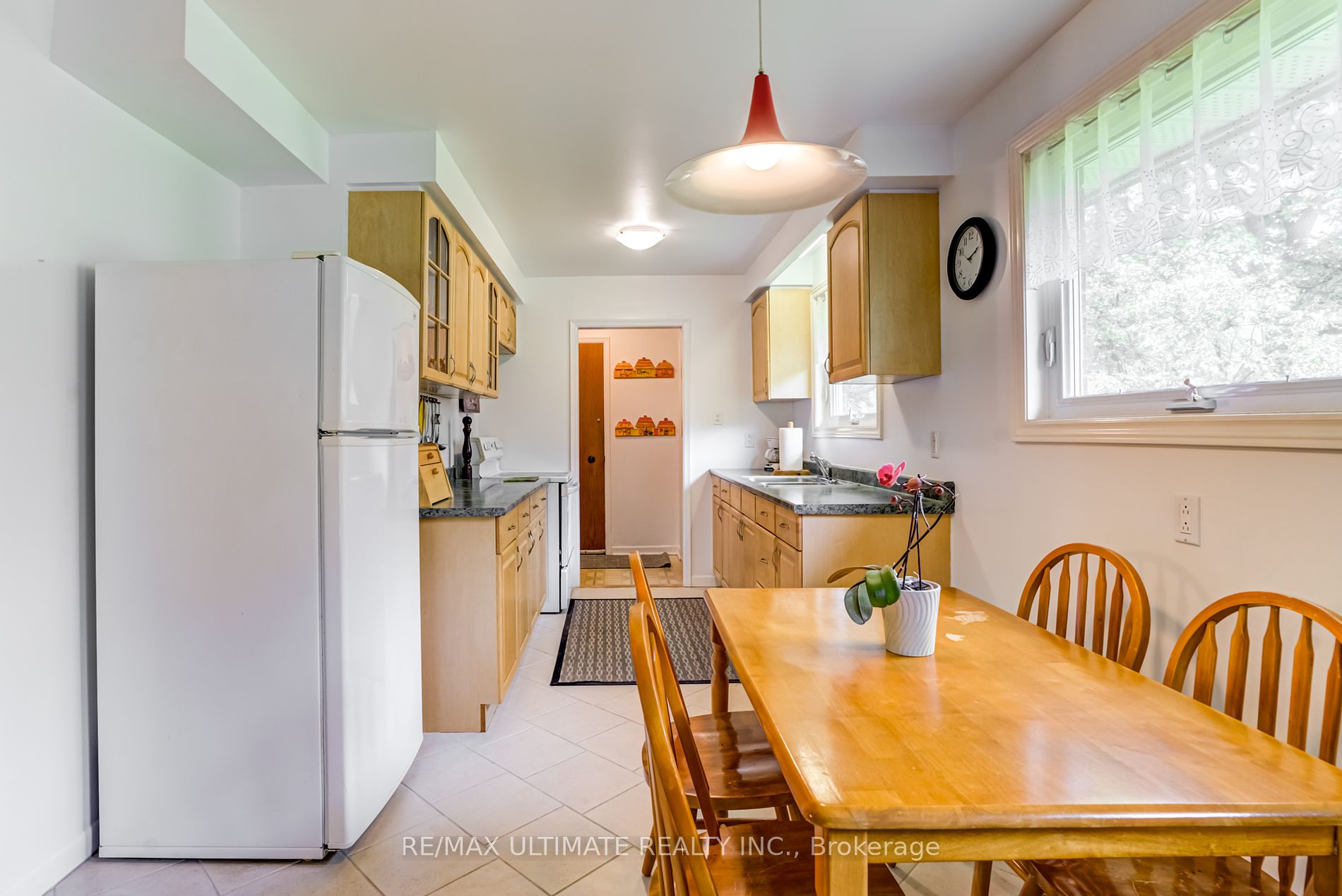 5193 Aurora Road