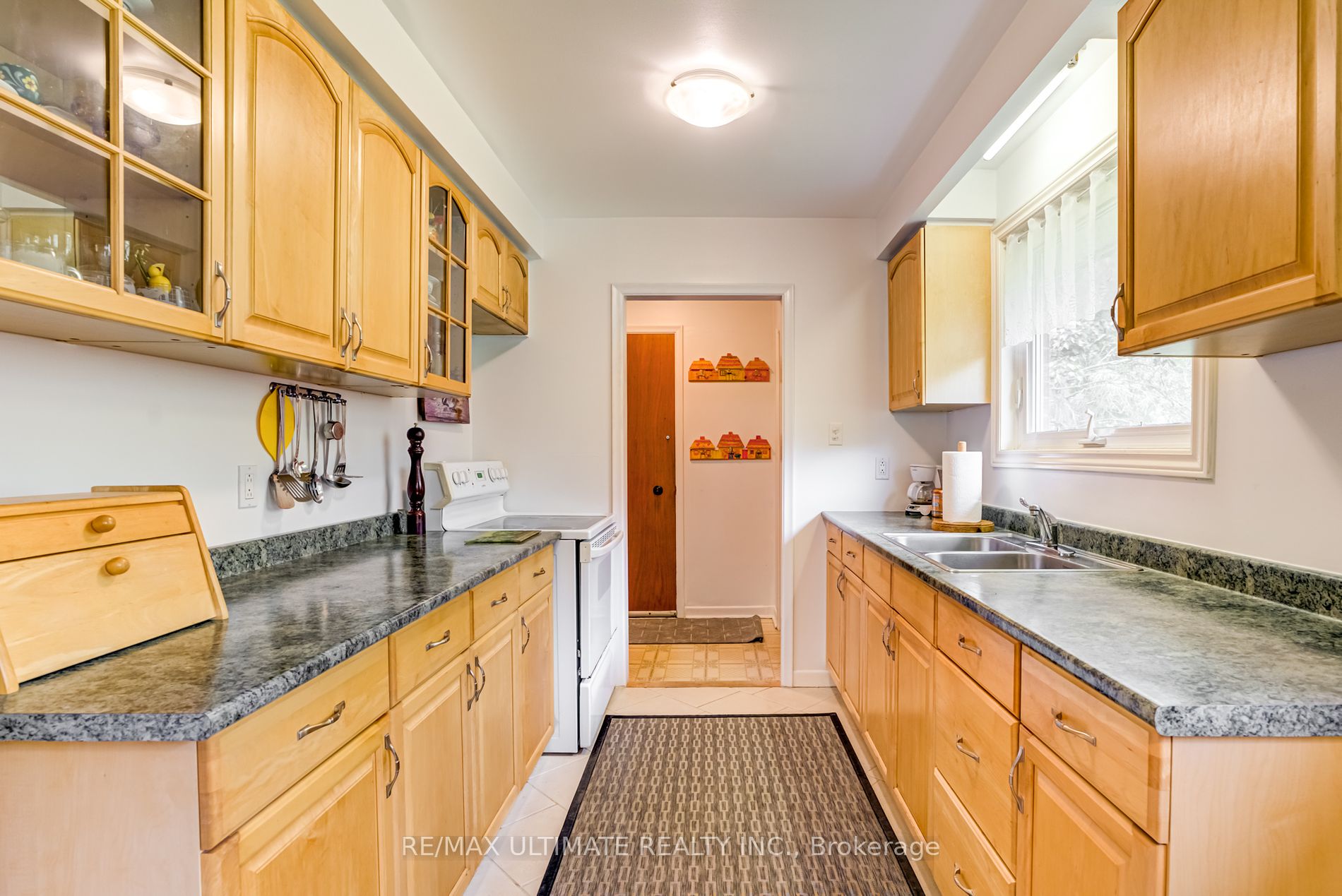 5193 Aurora Road