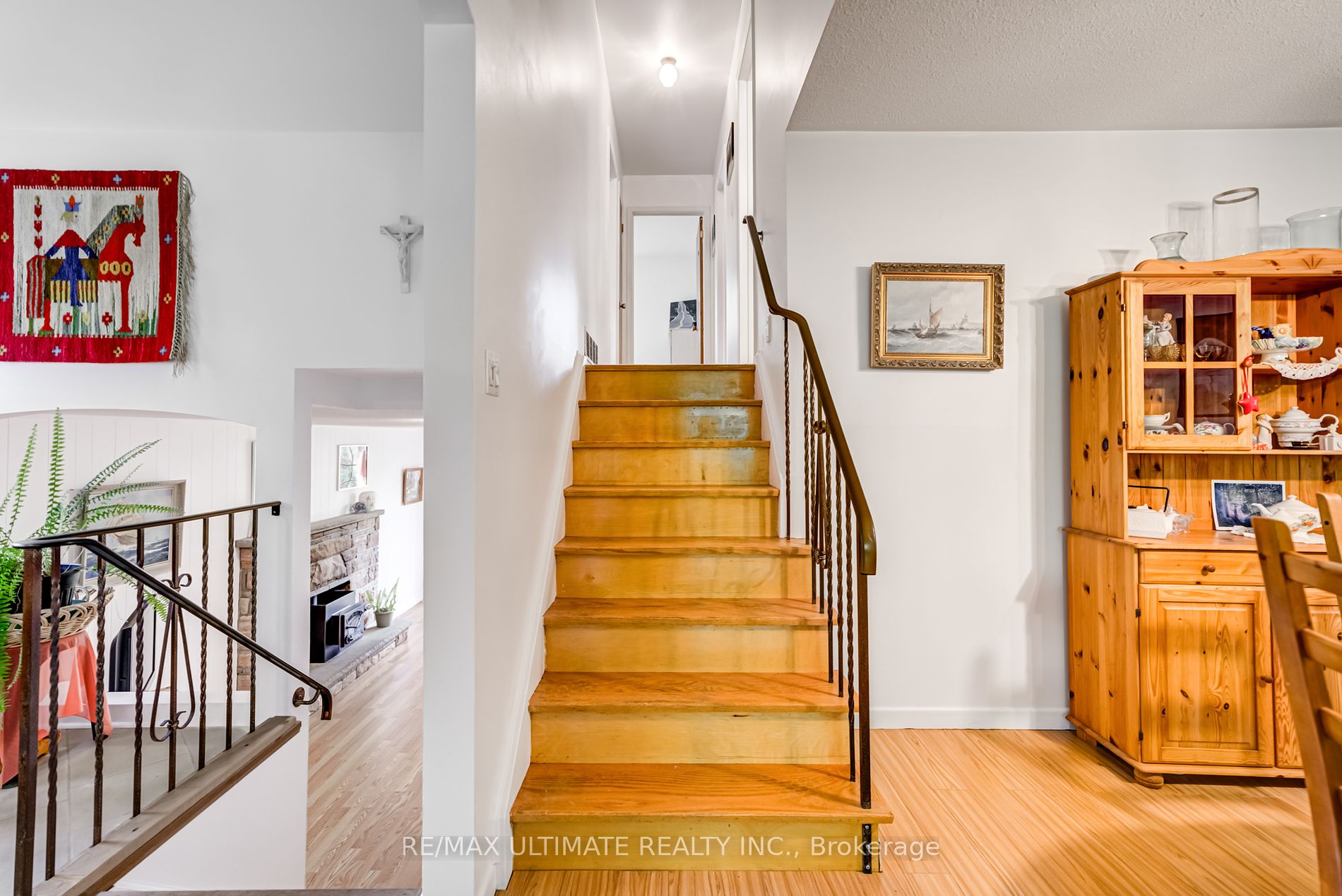 5193 Aurora Road