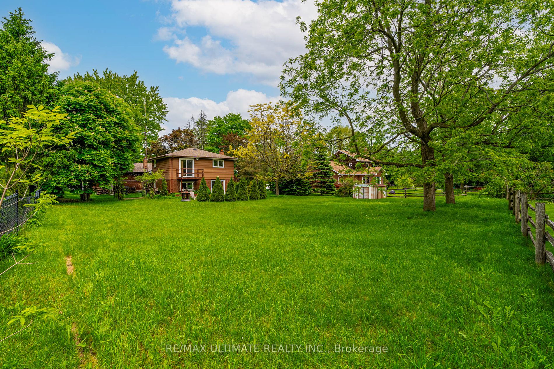 5193 Aurora Road