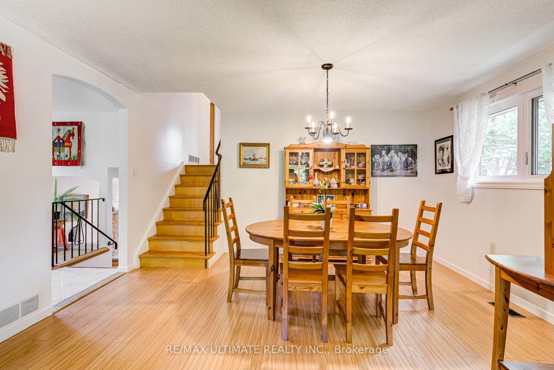 5193 Aurora Road