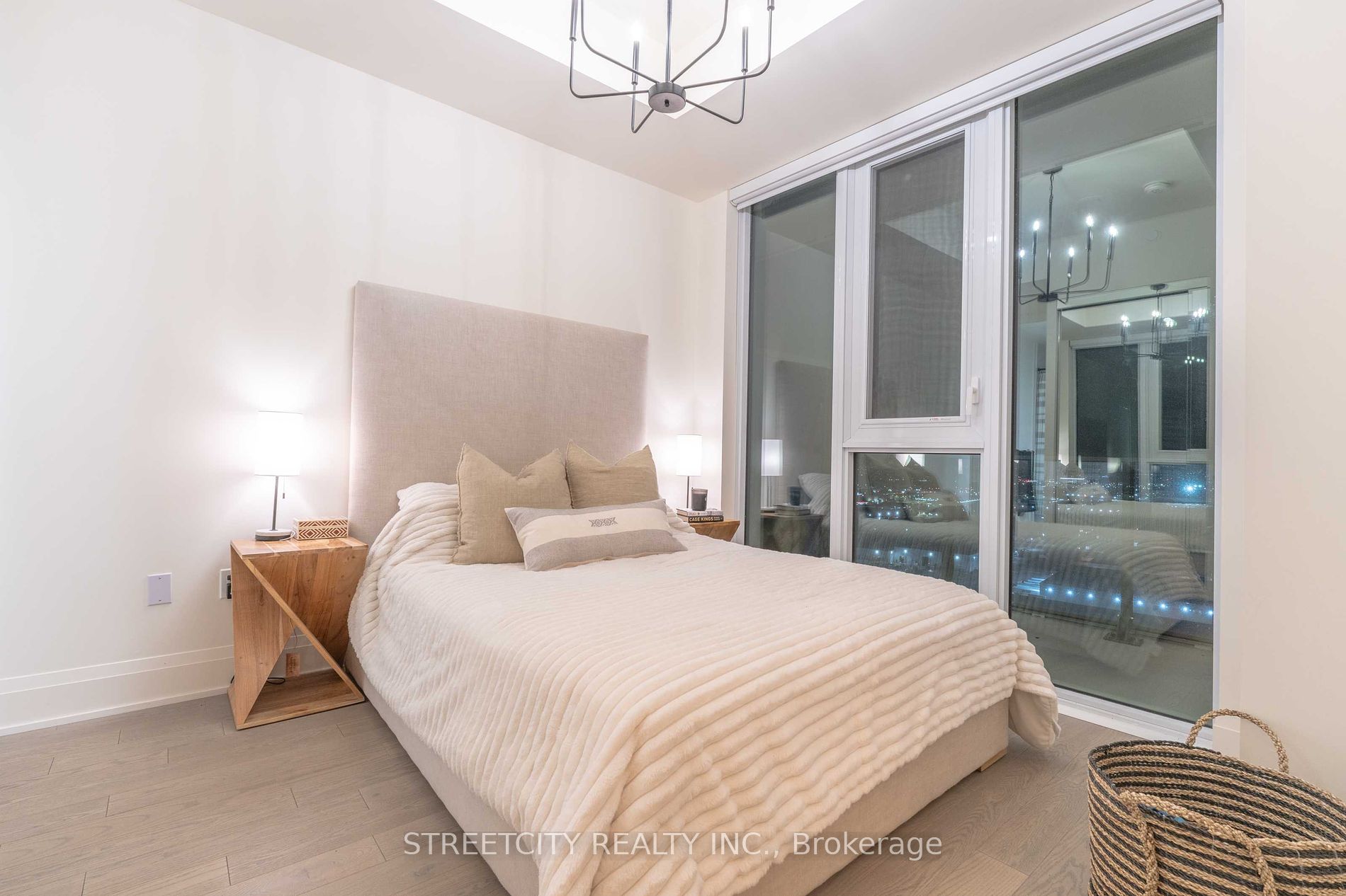 9000 Jane Street #2514