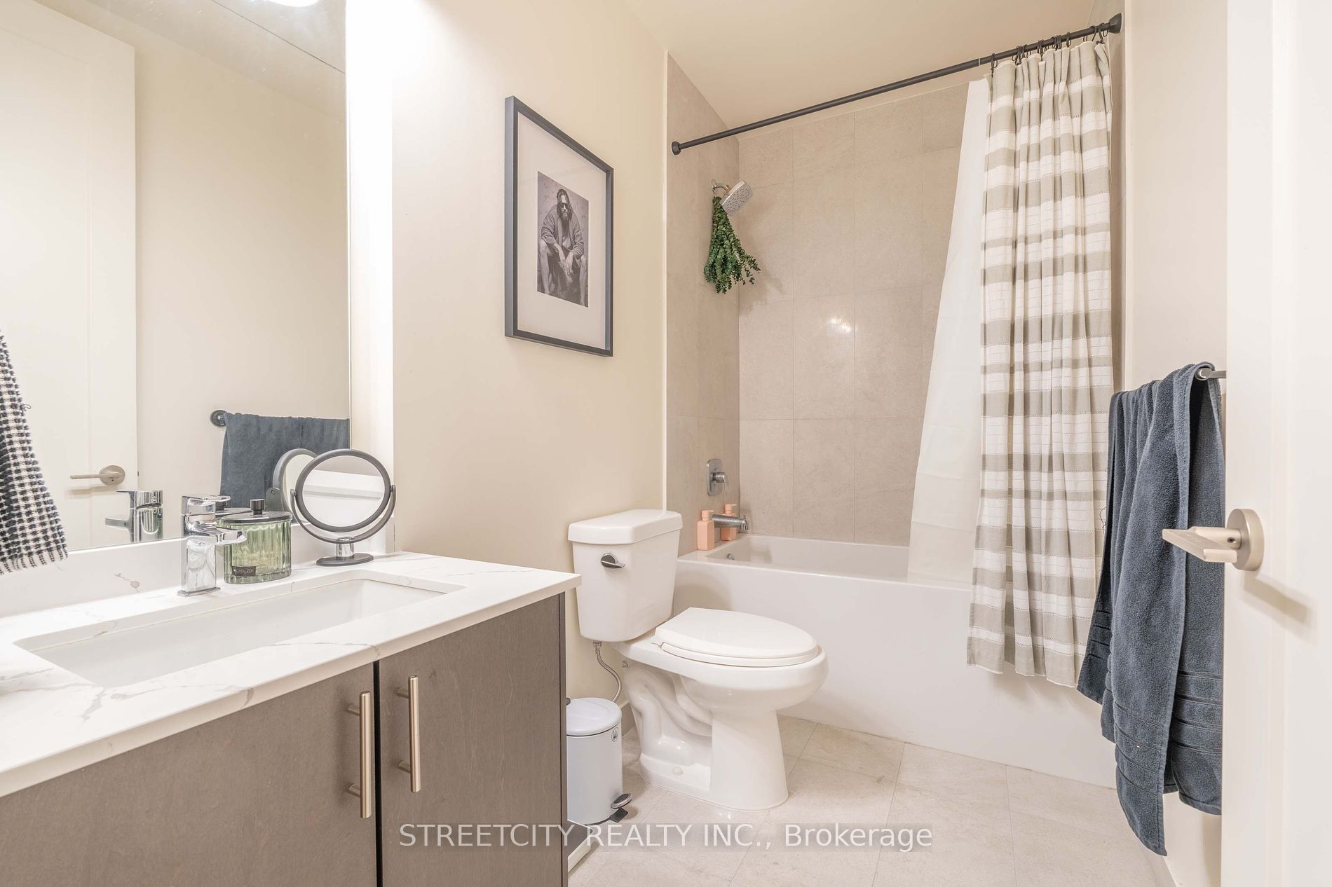 9000 Jane Street #2514