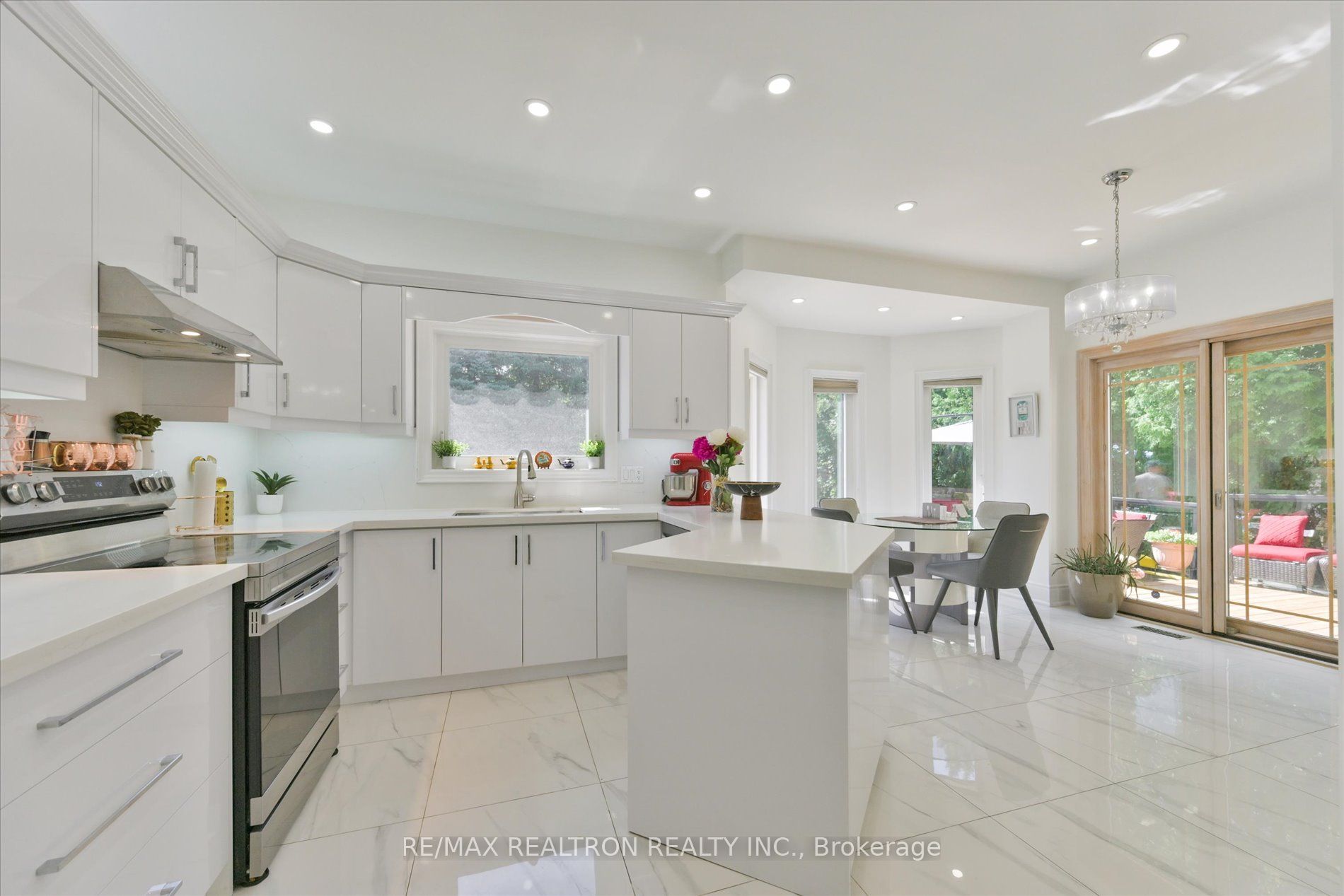 785 Quantra Crescent