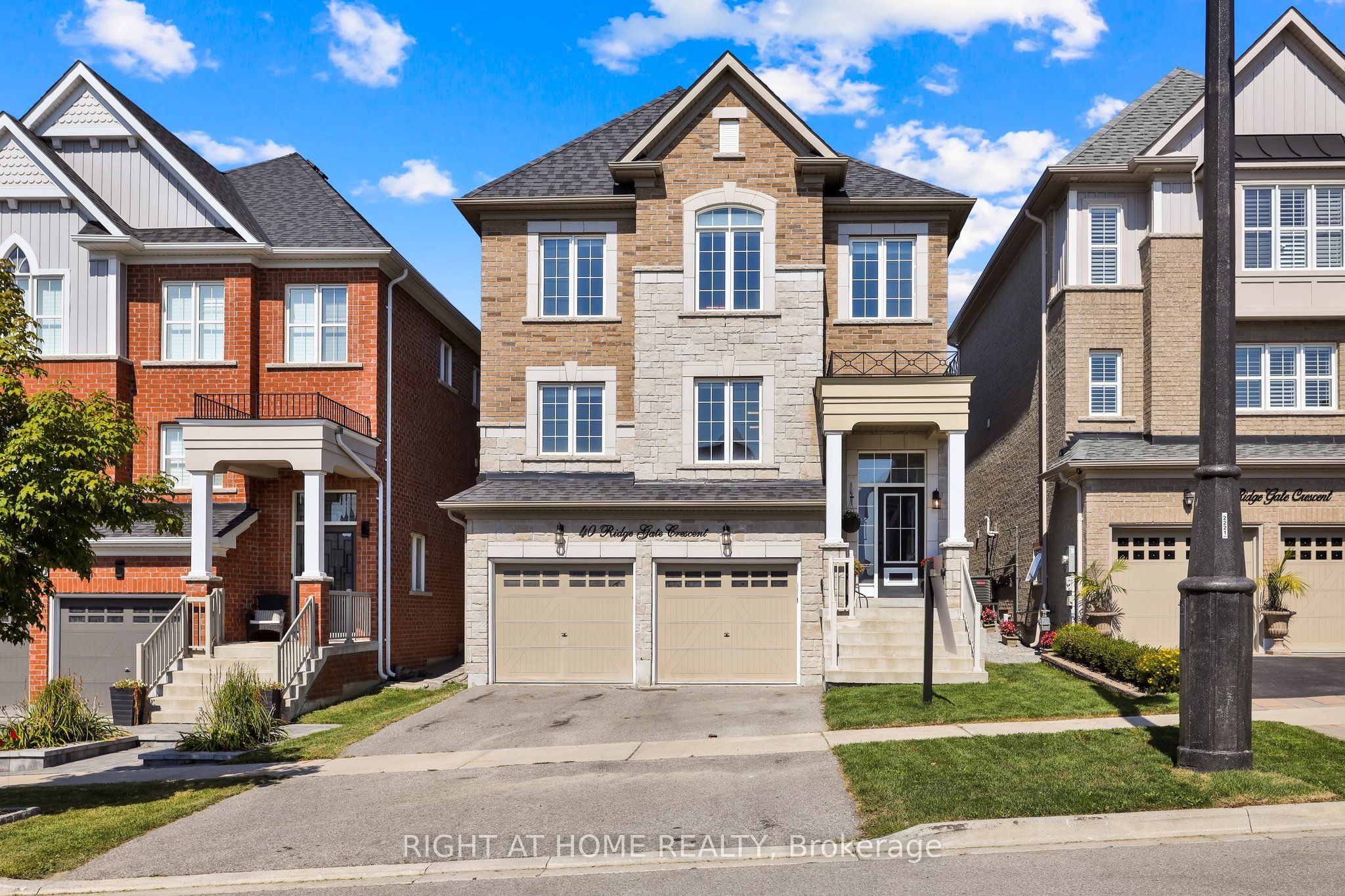 40 Ridge Gate Crescent