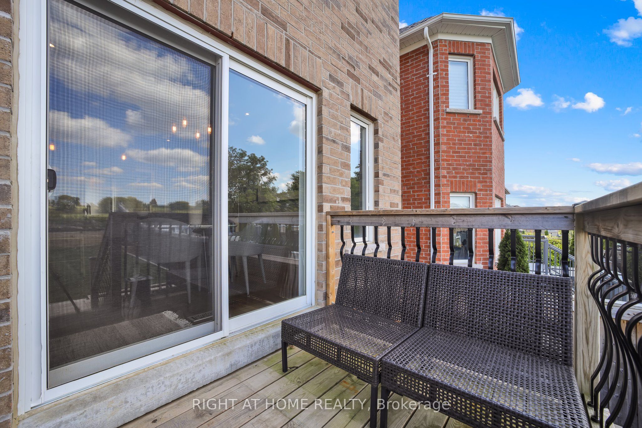 40 Ridge Gate Crescent