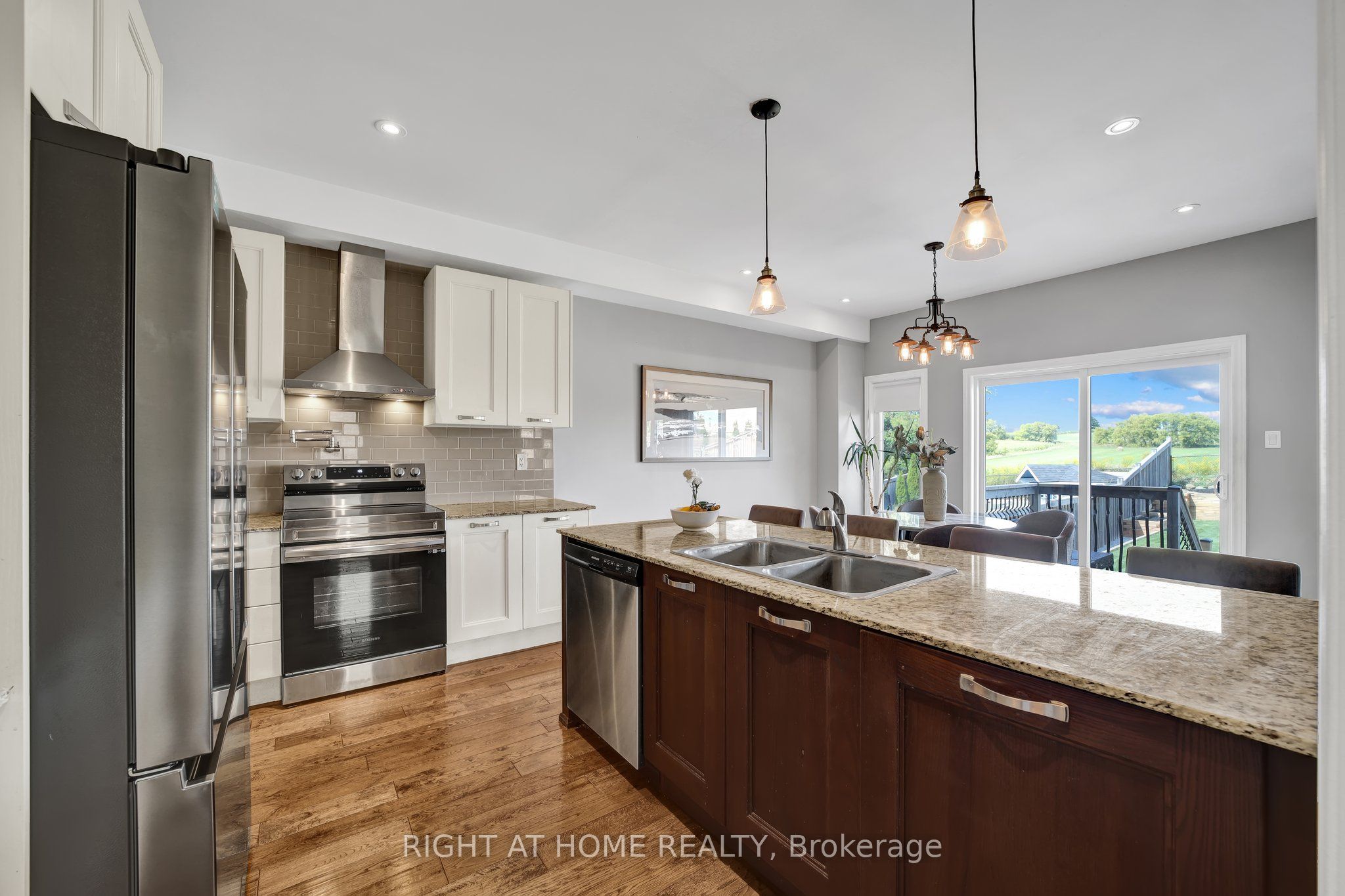 40 Ridge Gate Crescent