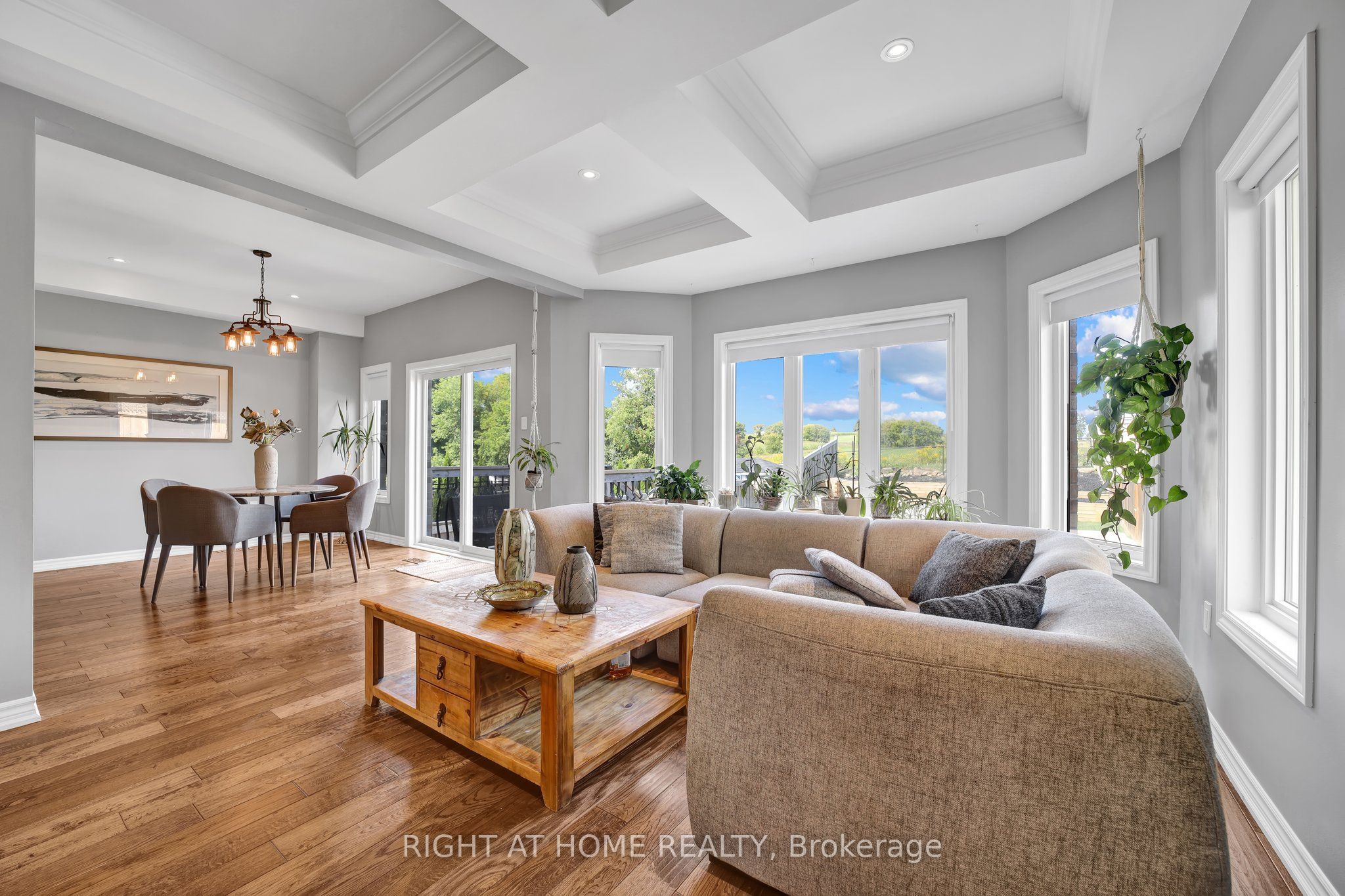 40 Ridge Gate Crescent