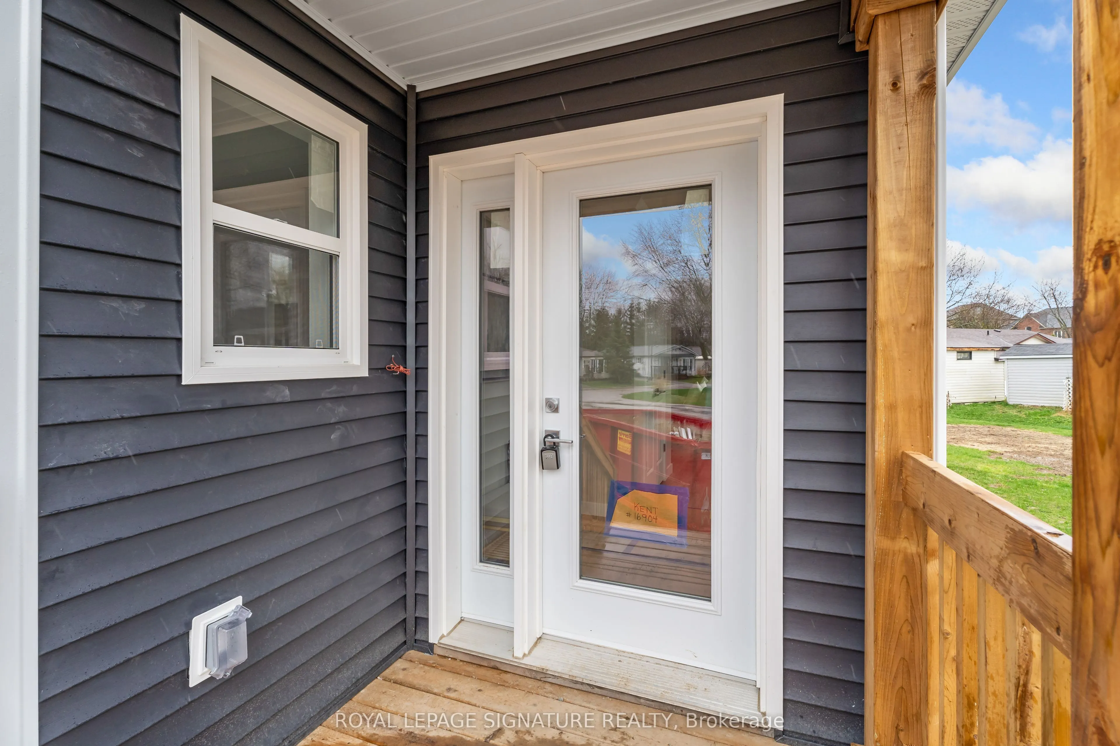 16 Briarwood Place