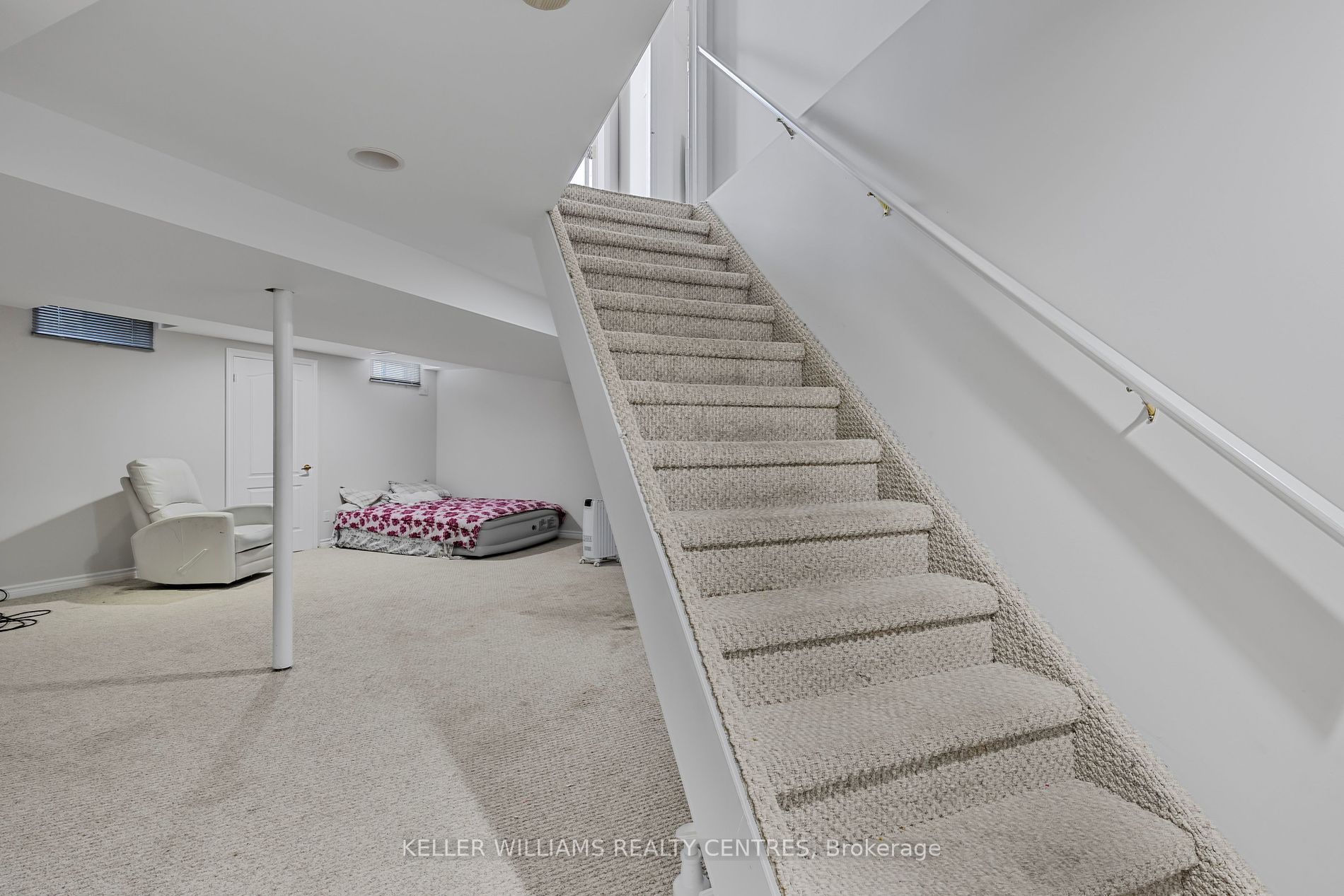 119 Watkins Glen Crescent
